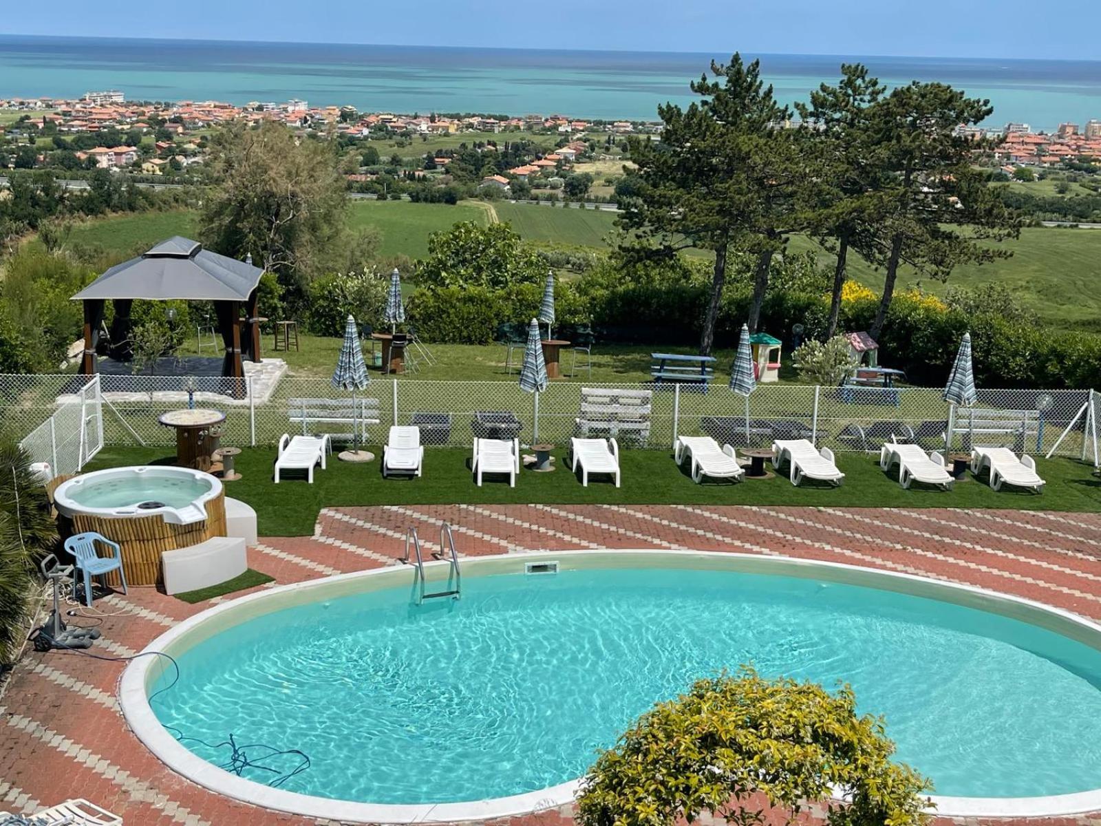 B&B Villa Alma San Costanzo Zewnętrze zdjęcie