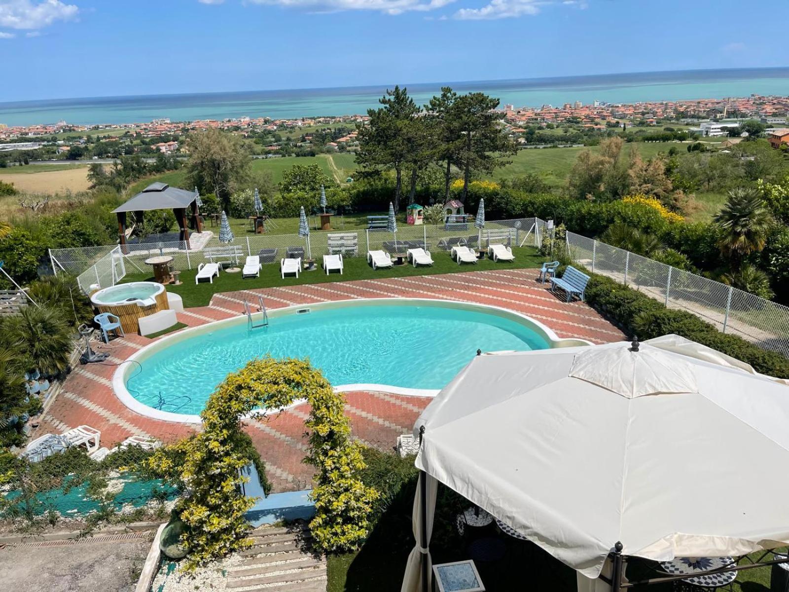 B&B Villa Alma San Costanzo Zewnętrze zdjęcie